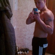  ,  Viktor, 33