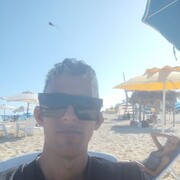  ,   Rafael, 40 ,  