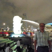  ,   Oskar, 45 ,  