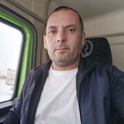  ,  Rosu, 45