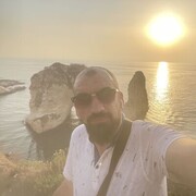  ,  Adel, 41