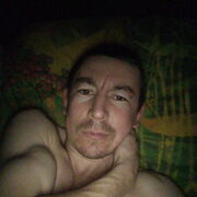   ,  Ali, 32