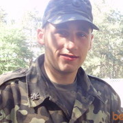  ,  Viktor, 32