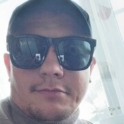  ,  Viktor, 29