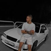  ,  Roman, 24