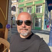  ,  Ali, 52
