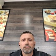  ,  Nik, 43