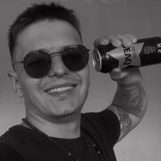  ,  Vito, 25