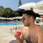  ,  Davit, 27