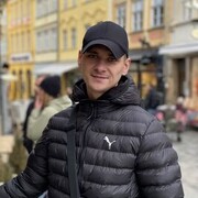  ,  Alex, 28