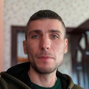  ,   Sergiu, 38 ,   c 