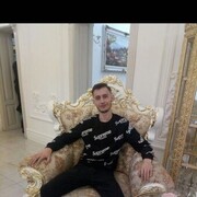  ,  Andre, 27