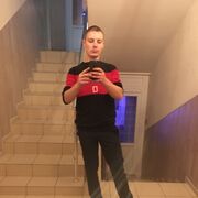  ,  Ronaldo, 32
