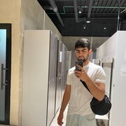  ,  Khalif, 24