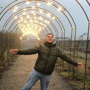  ,  Andrii, 27