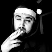  ,  Maks, 33