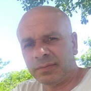  ,  Dato, 49