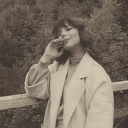  ,  Kira, 26