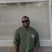  ,  Emmanuel, 28