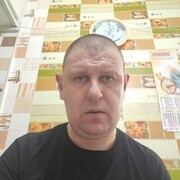 ,   Maikl, 40 ,   ,   
