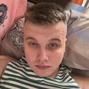  ,  Nik, 24