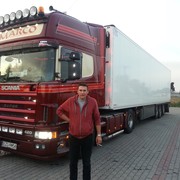   ,  Viktor, 40