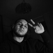  ,   Viktor, 26 ,   