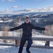  -,  Viktor, 33