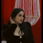  ,  Alina, 35