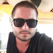  -,  Elia, 34