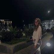 ,  Elena, 19