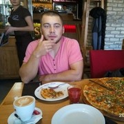  ,   Olexandr, 32 ,   