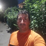  ,  Armen, 39