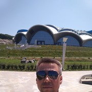  ,   Djekson, 49 ,   