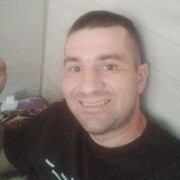  ,  Viktor, 40