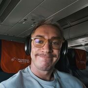  ,  Alex, 40