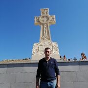  ,  Artur, 45