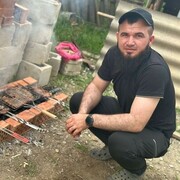  ,  Ali, 32