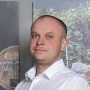  ,  Maksim, 27