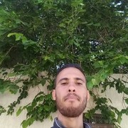  ,   Zouhir, 31 ,   ,   , c 