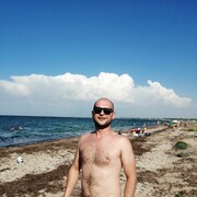  ,  Sladkyi, 33