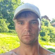 ,  Artur, 32