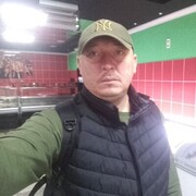 ,  Wiktor, 39