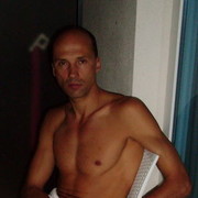  ,   BruceWillis, 49 ,     , c 