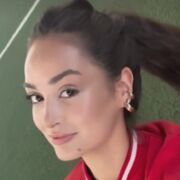  , 