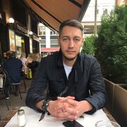  ,  Viktor, 37
