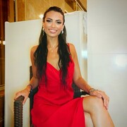  ,   Naya, 32 ,     