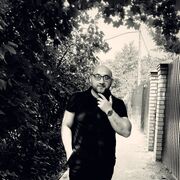  ,   Tornike, 33 ,   , c 