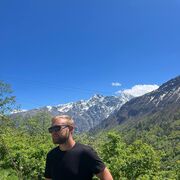  ,   Viktor, 31 ,   ,   