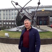 ,   Viktor, 44 ,   